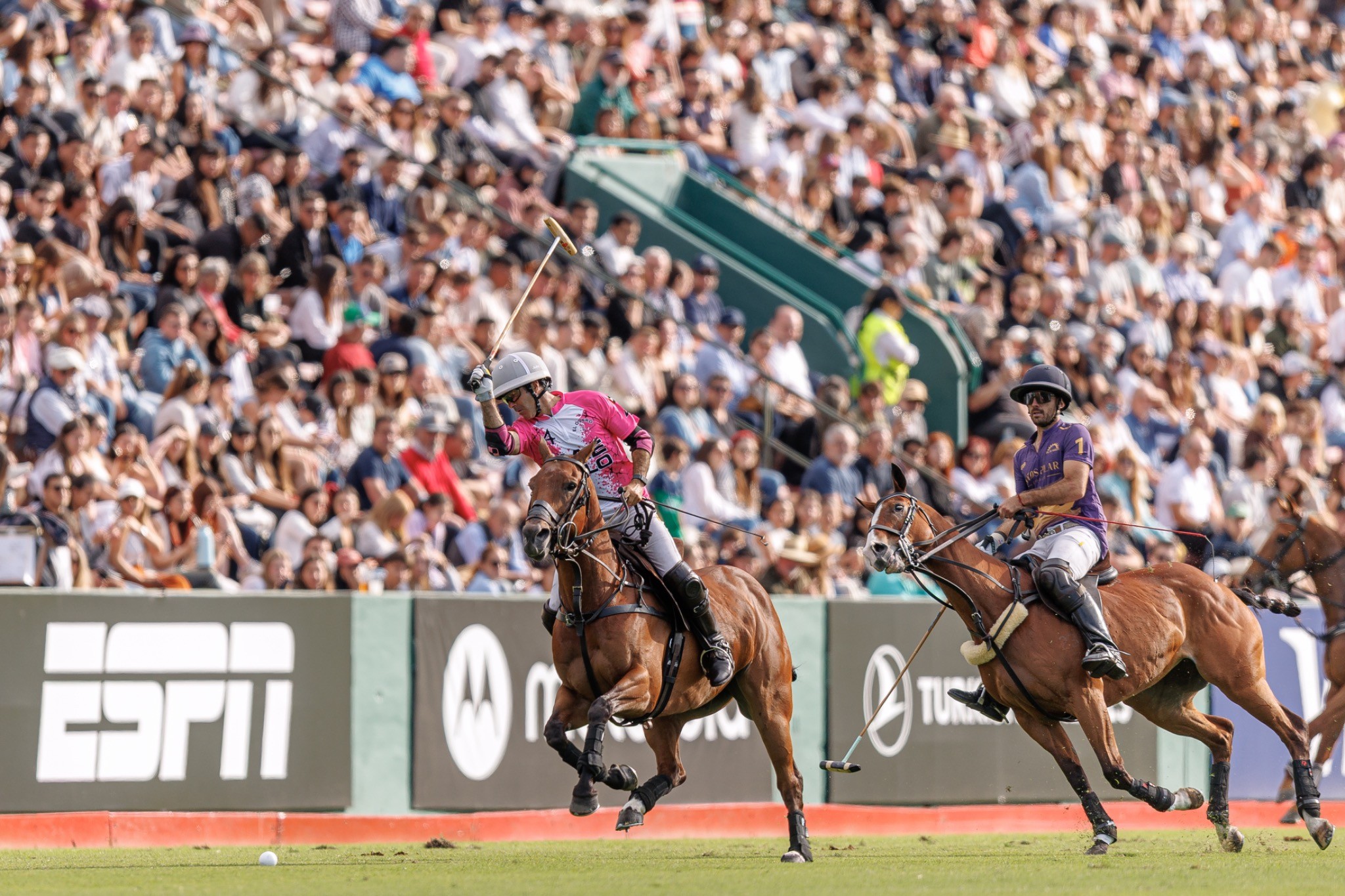 Juan Martín Nero playing for Las Monjitas at the Argentine Triple Crown