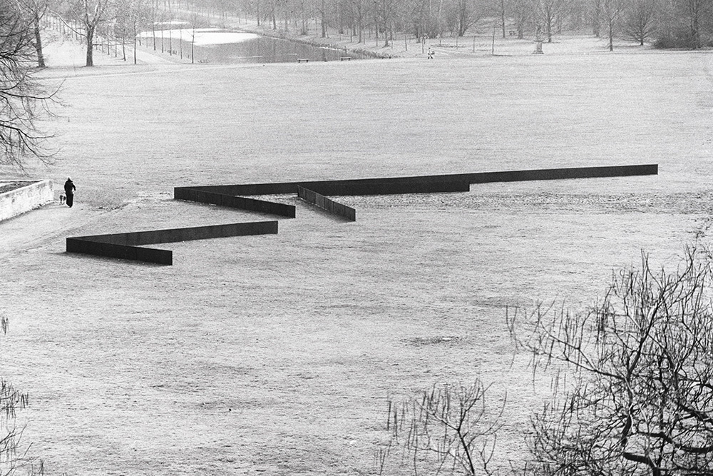 Erich Reusch, Grossskulptur auf der Documenta 6, Kassel, 1977
