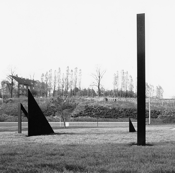 Skulptur vor dem Finanzamt Bochum, 1969, Erich Reusch