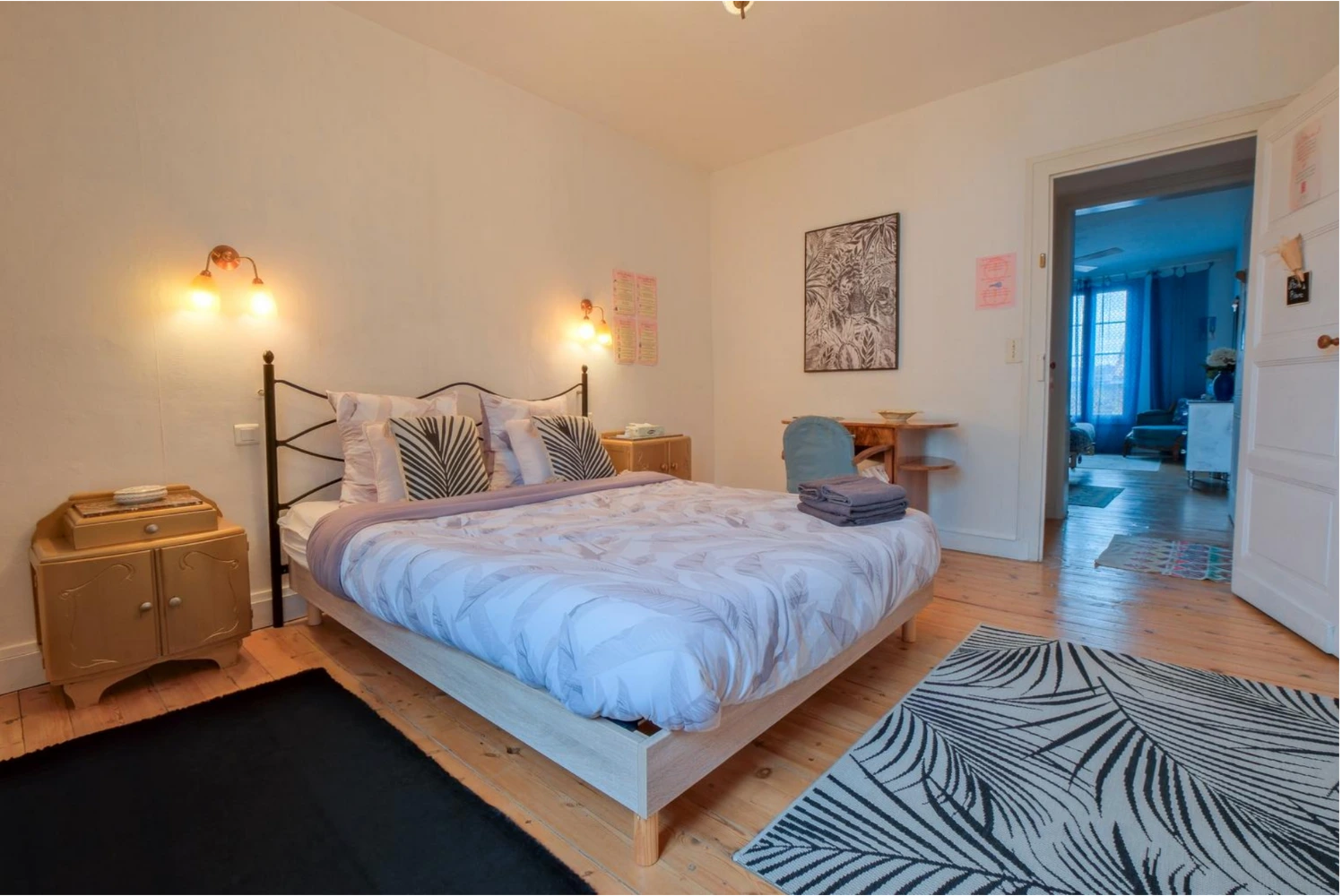 Séjour confortable dans la chambre Noir & Blanc, guesthouse abordable à Bergerac