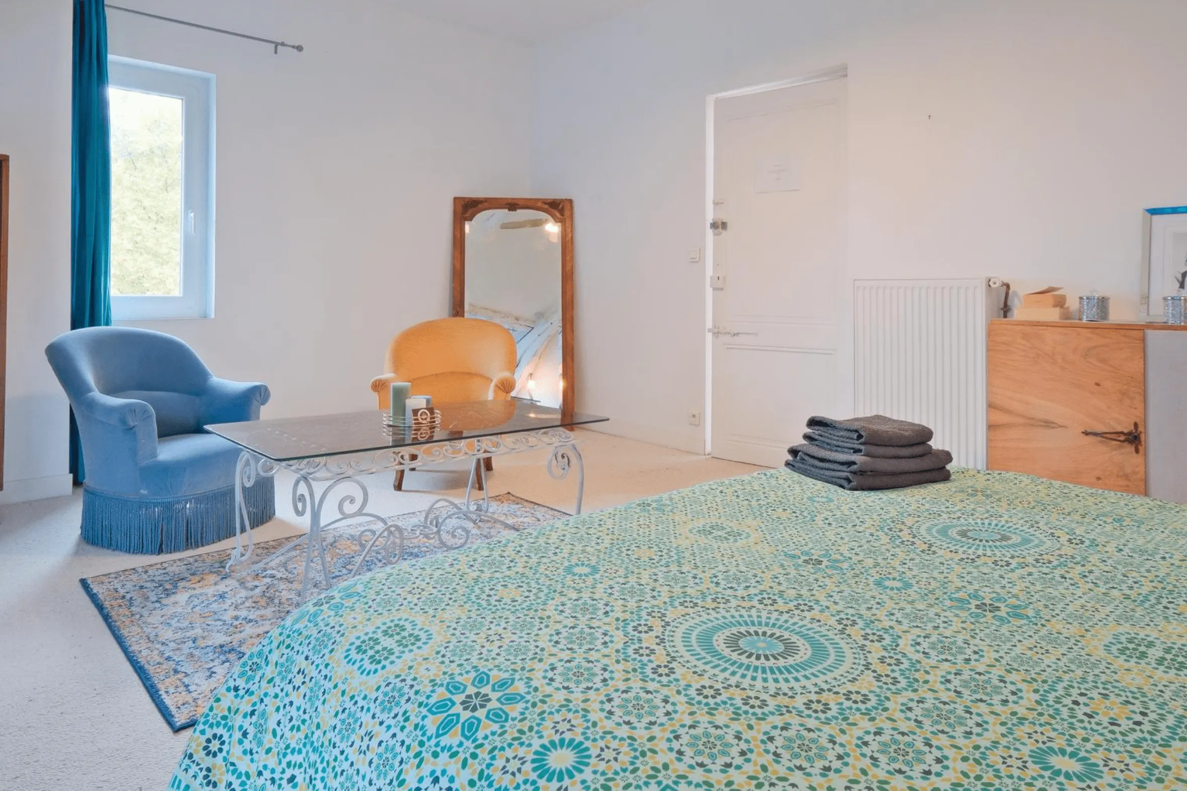 Chambre verte , auberge à Bergerac, tout confort, lit queensize