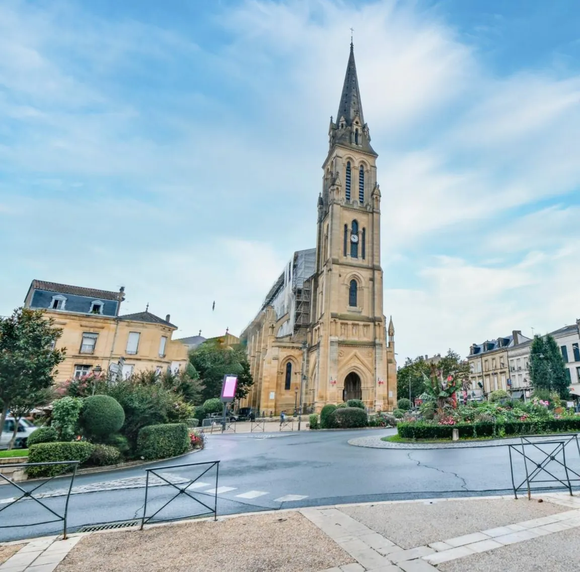 Centre-ville de Bergerac à deux minutes de l’auberge, séjour économique et cosy