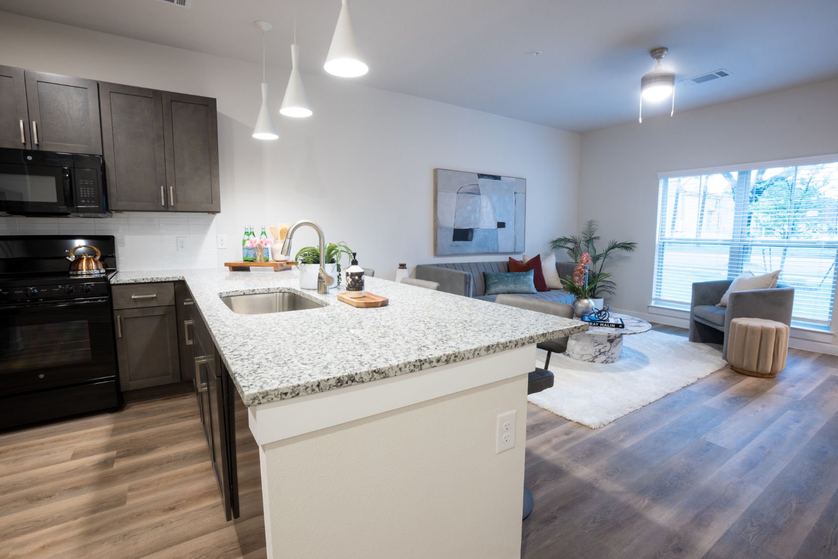 Model Unit Kitchen