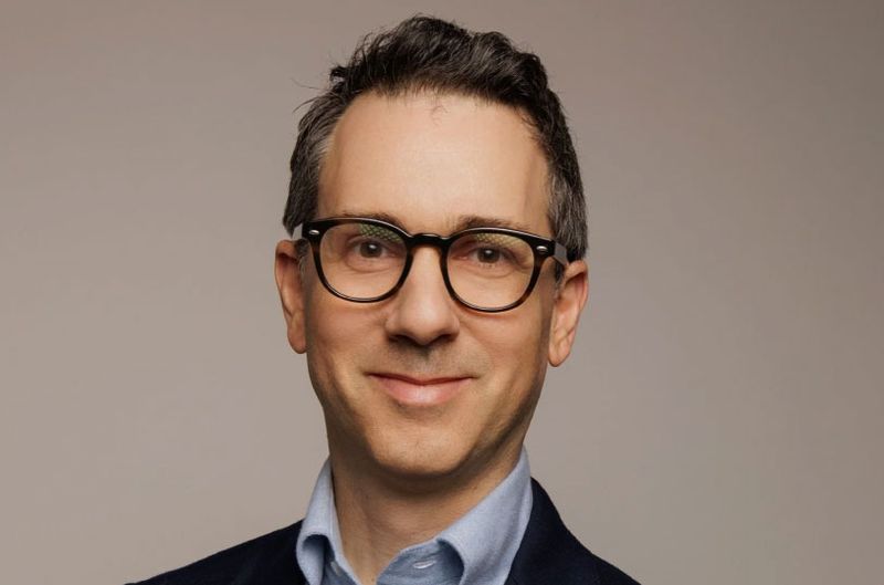 How Plastic Surgeon Dr. Daniel Guberman Combines Laser Therapy with ...