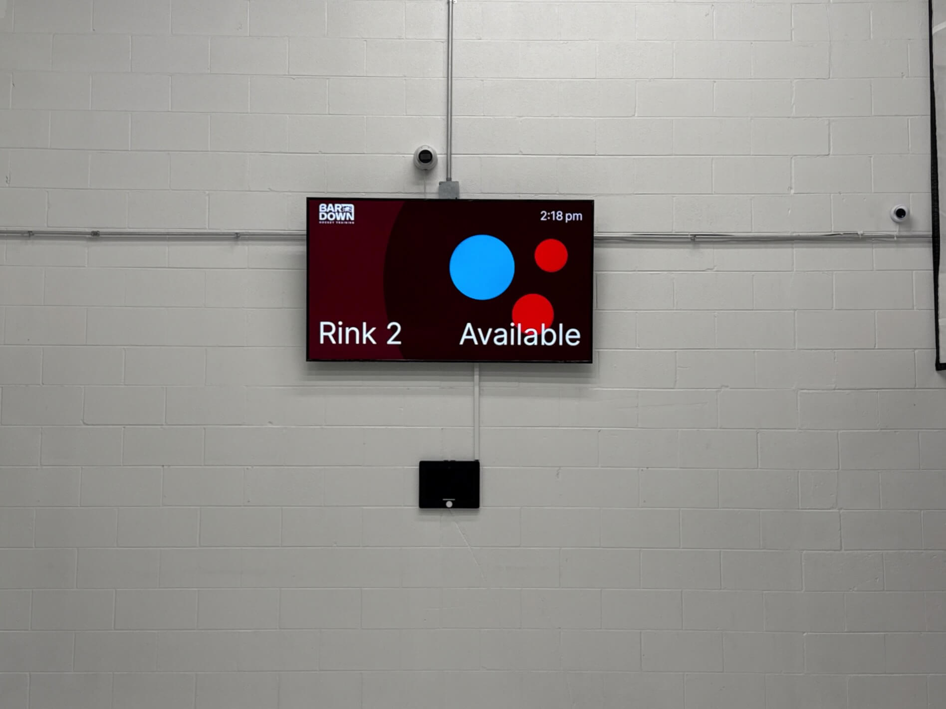 shows if the court is in use 