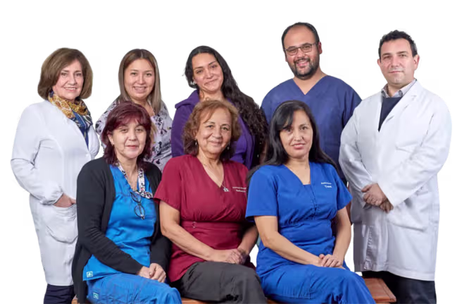 Equipo médico especialista en psiquiatría infanto juvenil. profesionales altamente capacitados en salud mental, especialistas en niños y adolescentes en clínica los tiempos 