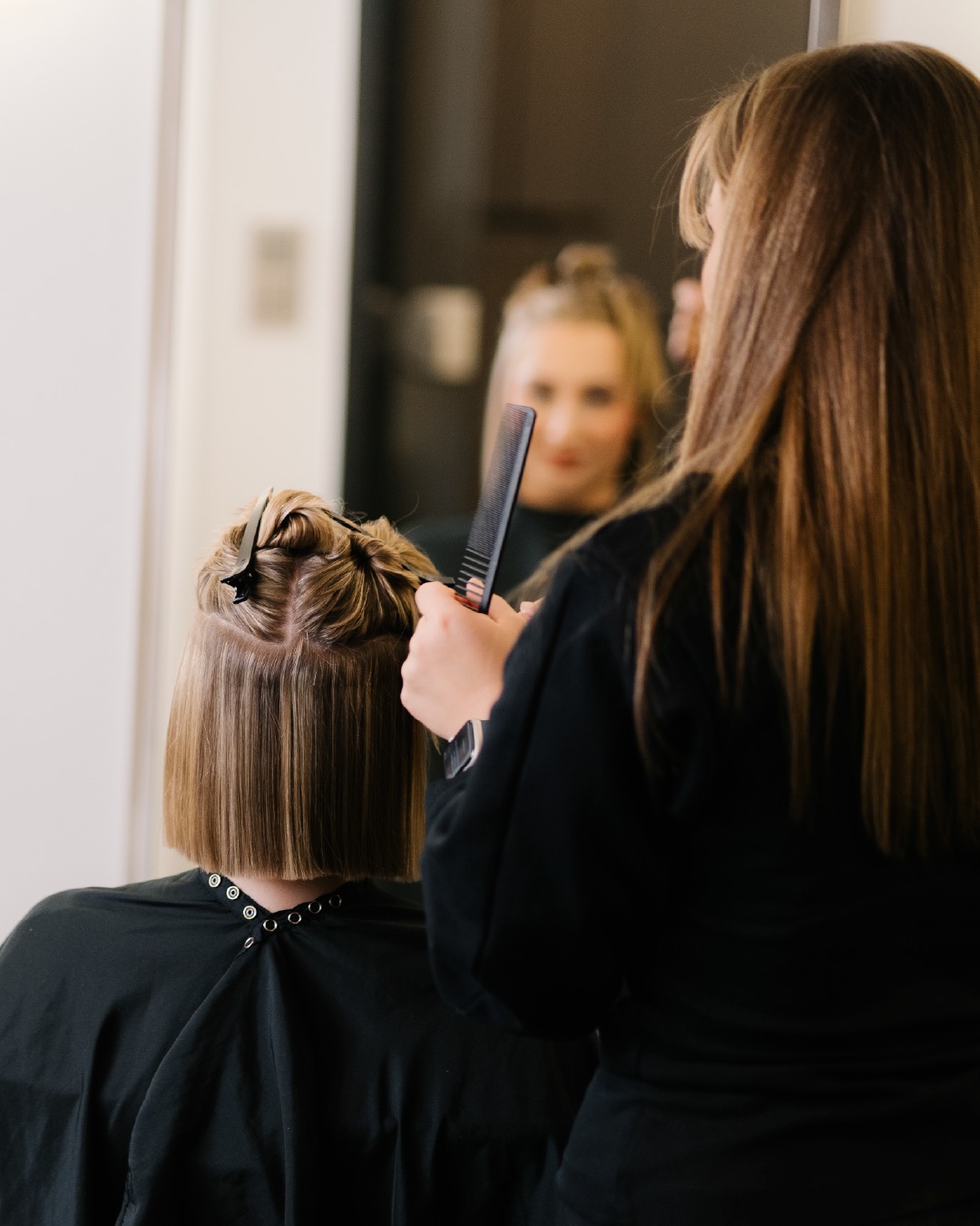 Präzise geschnittener klassischer Bob mit klaren Linien und zeitloser Form, umgesetzt im Friseursalon Hairdesign Kaiser in Lüneburg – perfekte Schnittkunst für einen eleganten Look vom Profi für Damenhaarschnitt.