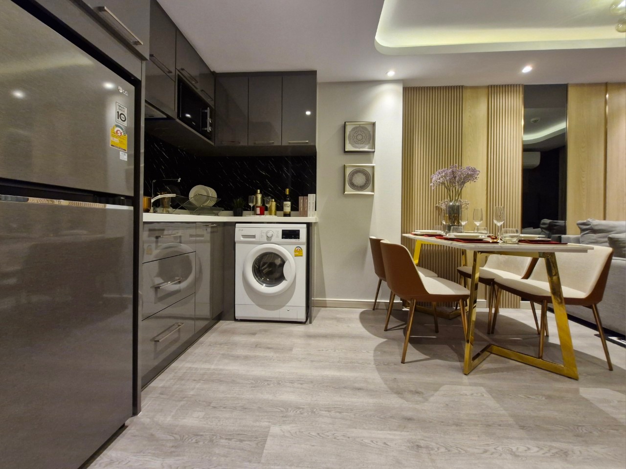 Entrance hall Pestine Park luxury condo Jomtien modern design