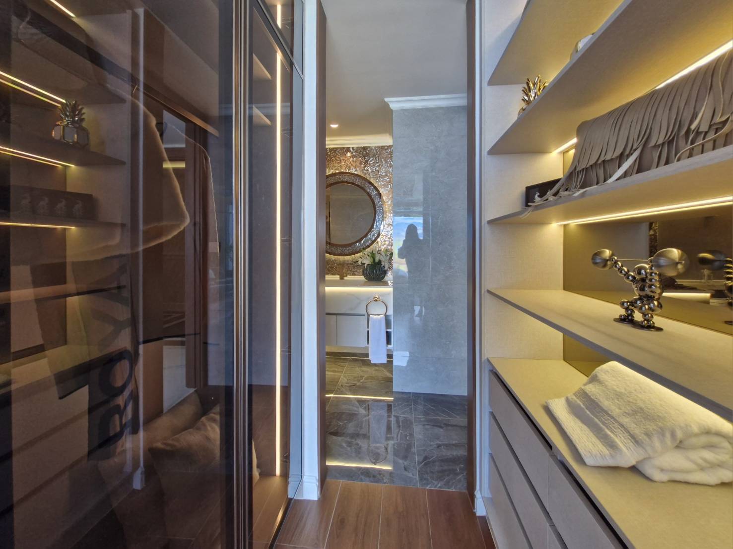 Balcony terrace Riviera Santa Monica Jomtien sea panorama