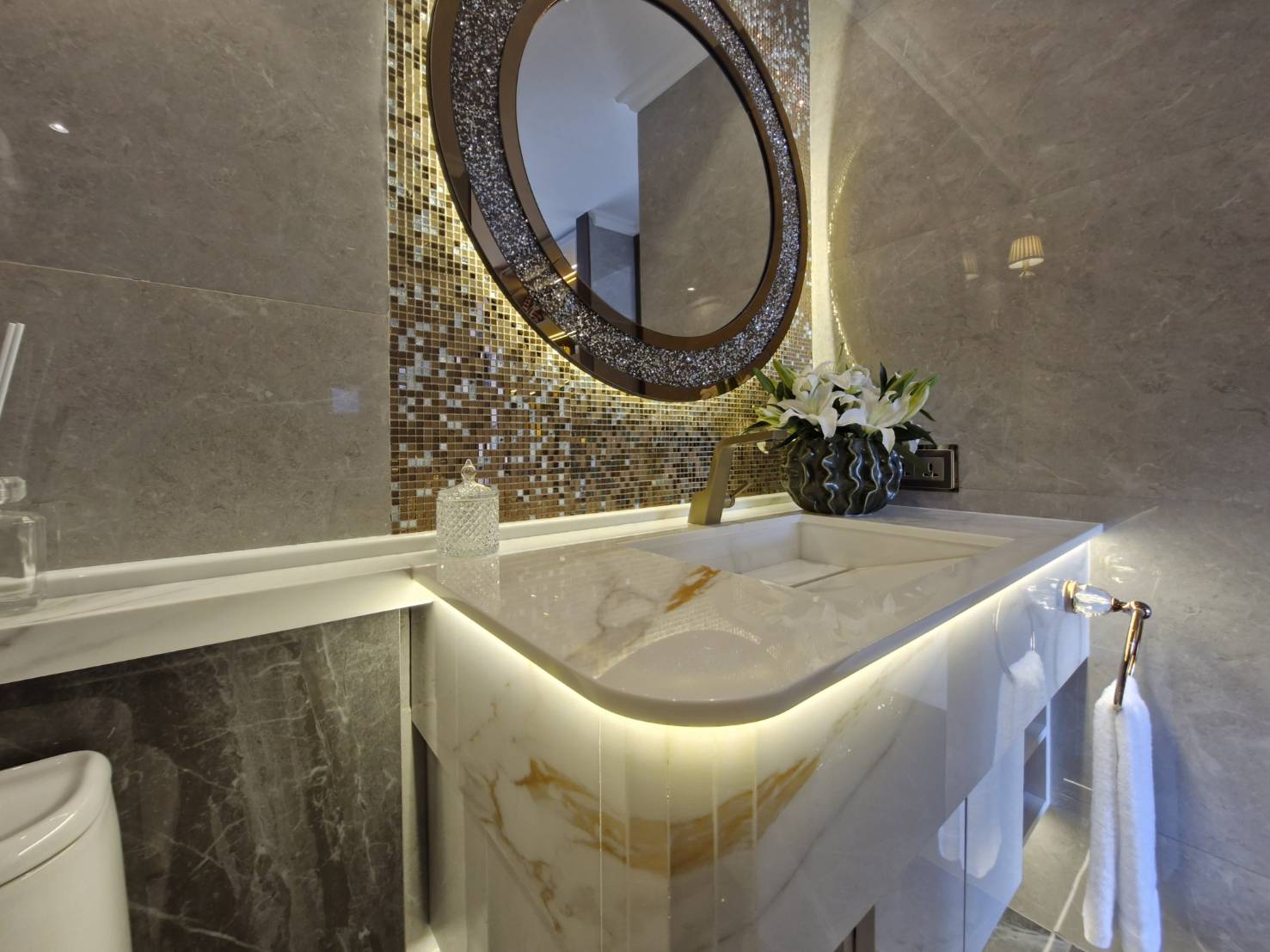 Onsen wellness Riviera Santa Monica Japanese hot springs