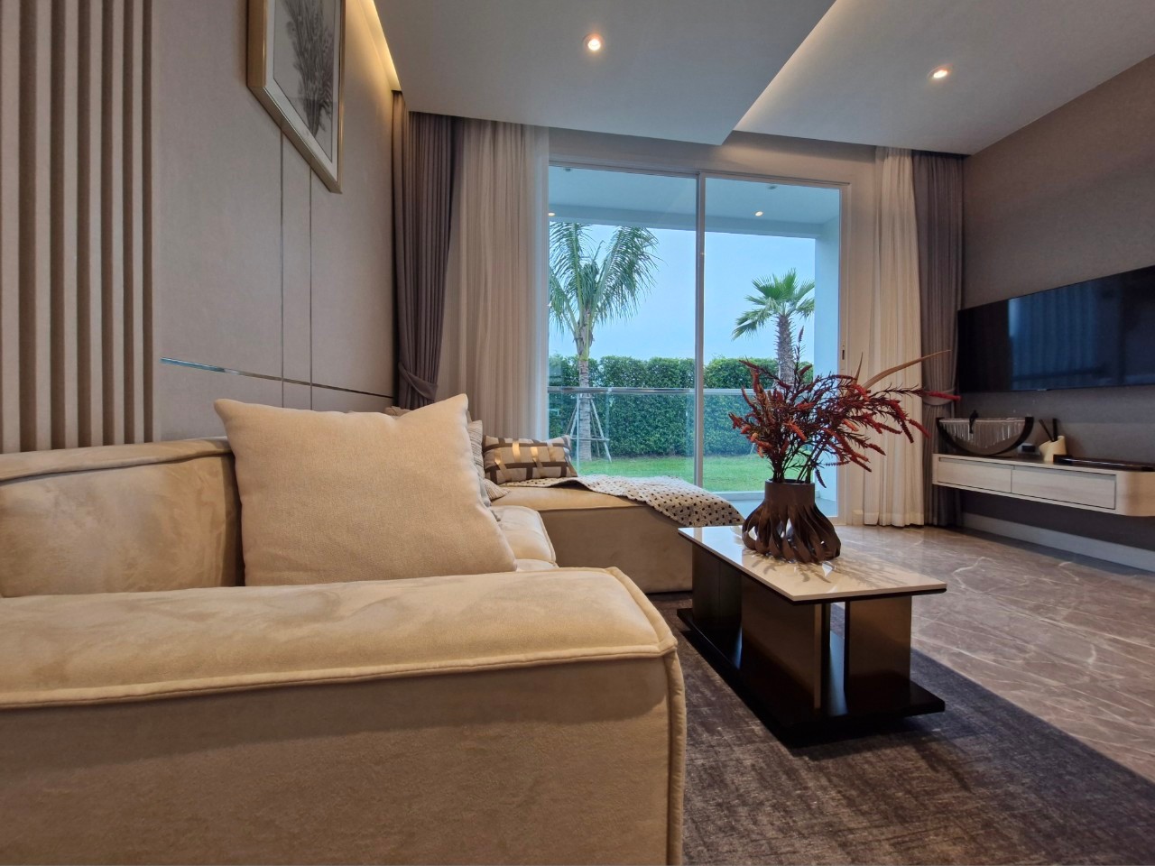 Balcony view The Coral Pattaya Kratingrai area location