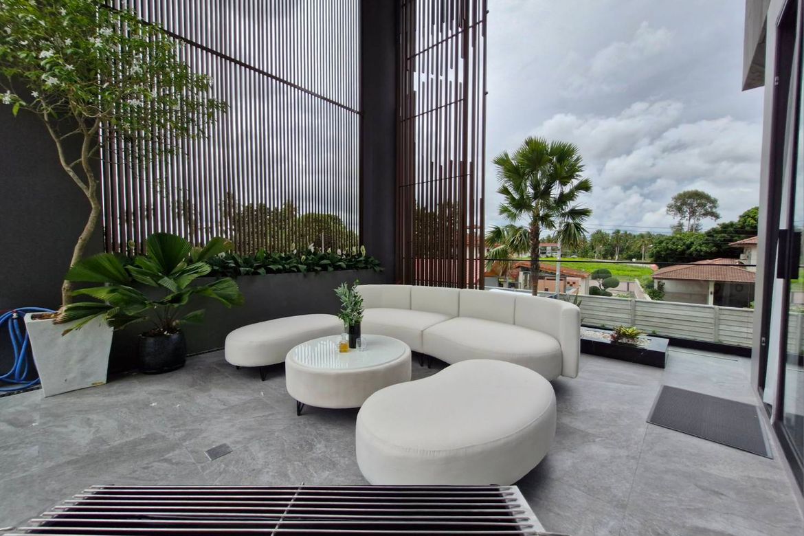 Luxury Pool Villa Exterior Huayyai, Modern Architecture with Elevator