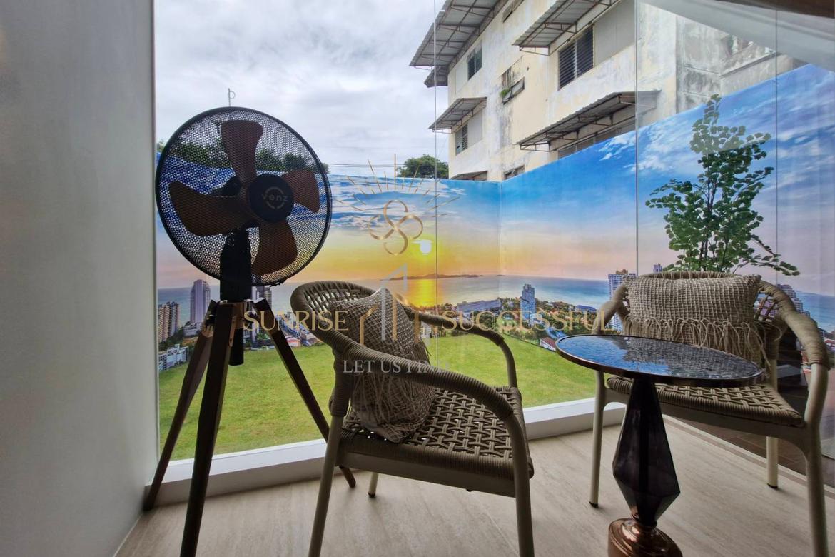 Luxury Studio in Pratumnak Hill, Sea View Terrace