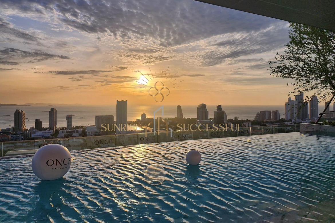 Studio Central Pattaya, Bay Views
