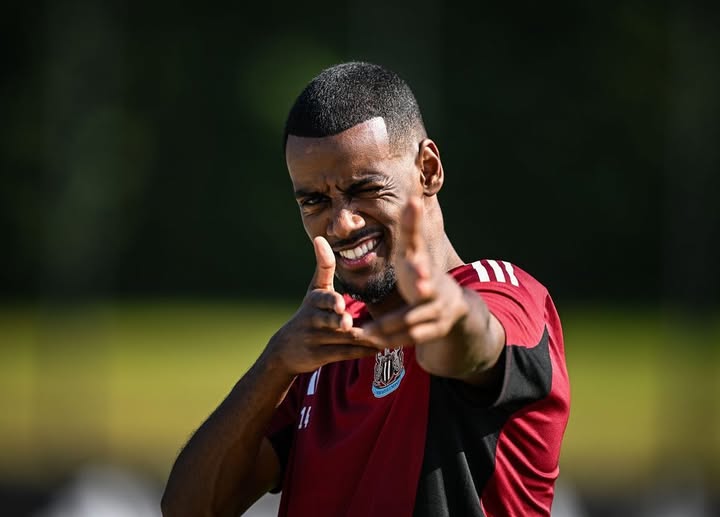 Isak Absent From Newcastle Training Amid Transfer Speculation