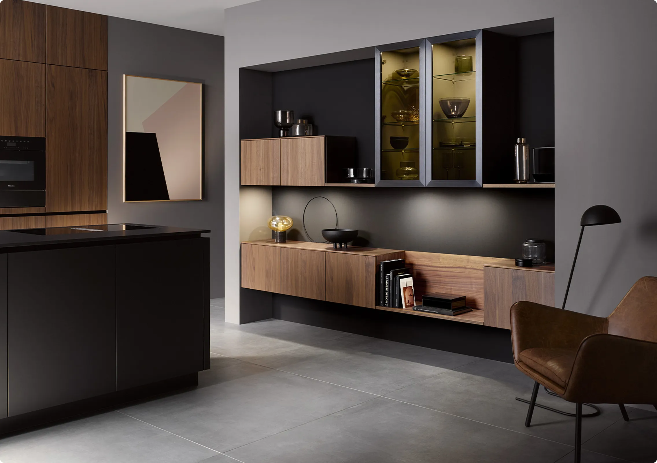 Living harmonieux Prémium chic épurée tendance La-Ville-aux-Dames noir - Armoire haute placage bois véritable noyer et chêne massif mélaminé - plan de travail noir