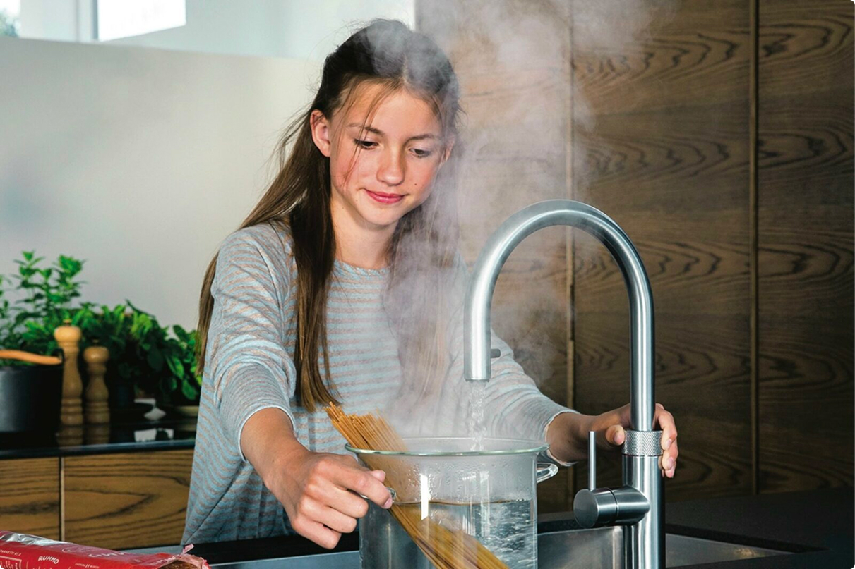 Collections de Sanitaires Éviers, Robinetteries & Solutions Premium