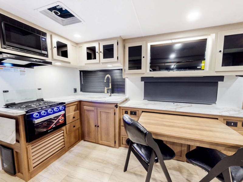 2026 Apex Ultra Lite 244RBS