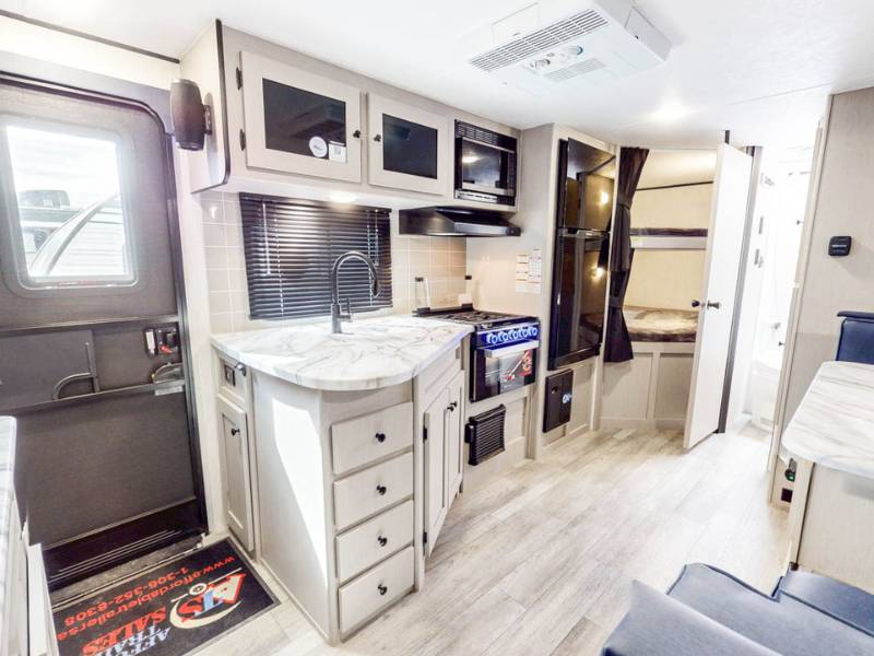 USED 2025 Apex Ultra Lite 245BHS