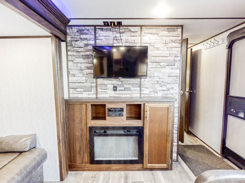 USED 2019 Alpha Wolf 27RK