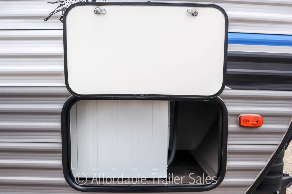 CONSIGNMENT: Used 2022 Catalina 303RKDS- Off Grid (Legacy Series)