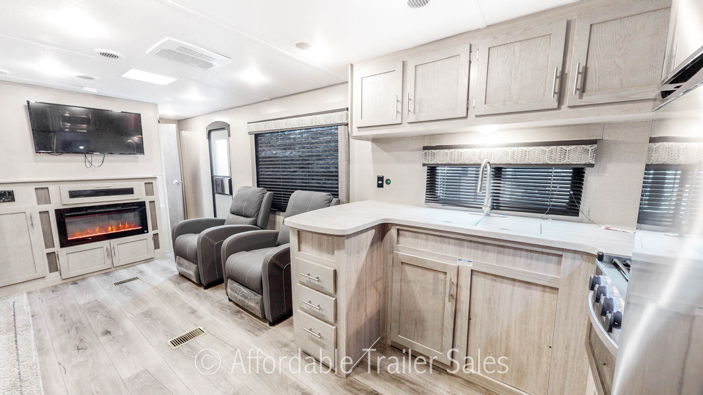 CONSIGNMENT: Used 2022 Catalina 303RKDS- Off Grid (Legacy Series)