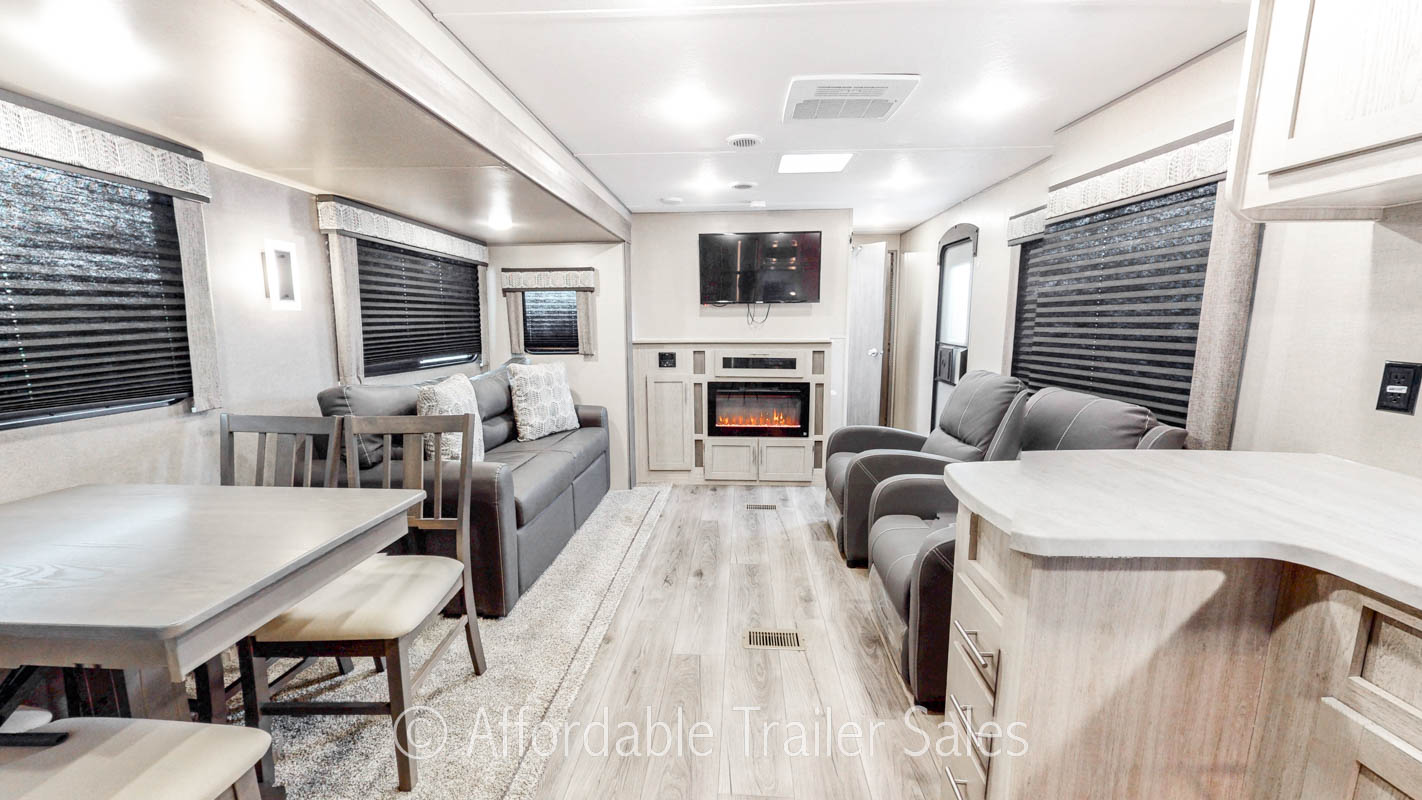 CONSIGNMENT: Used 2022 Catalina 303RKDS- Off Grid (Legacy Series)