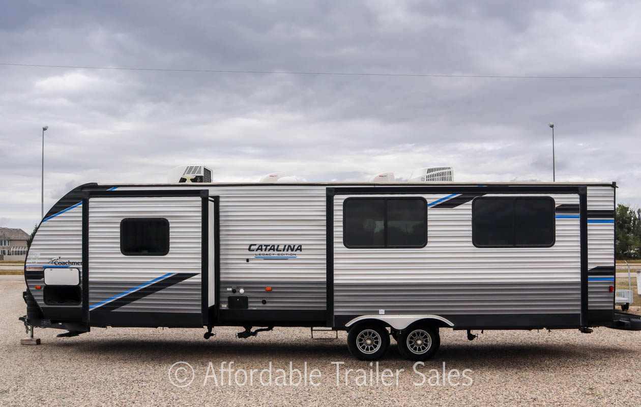CONSIGNMENT: Used 2022 Catalina 303RKDS- Off Grid (Legacy Series)