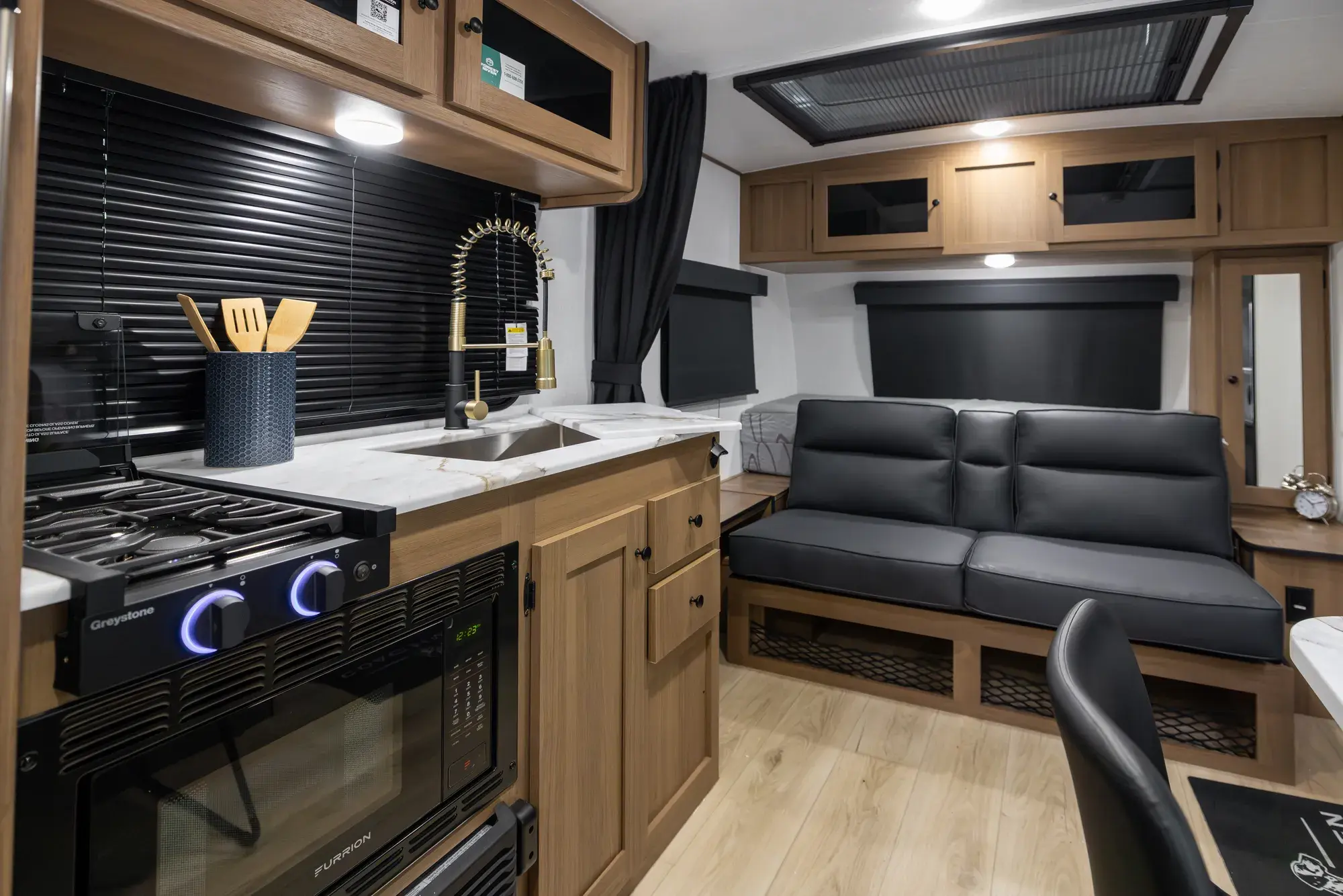 2027 Apex Nano 183BH (Off Grid Package)