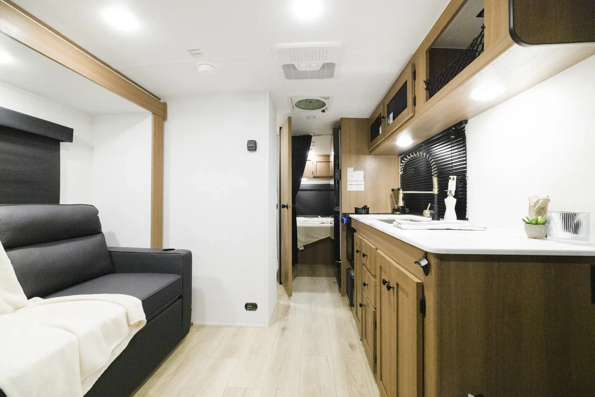2027 Apex Nano 213RDS (Off Grid Package)