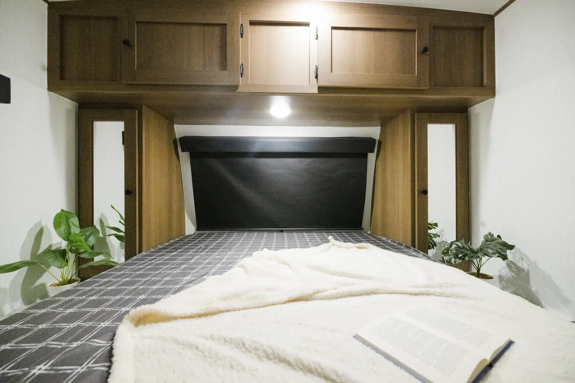2027 Apex Nano 213RDS (Off Grid Package)