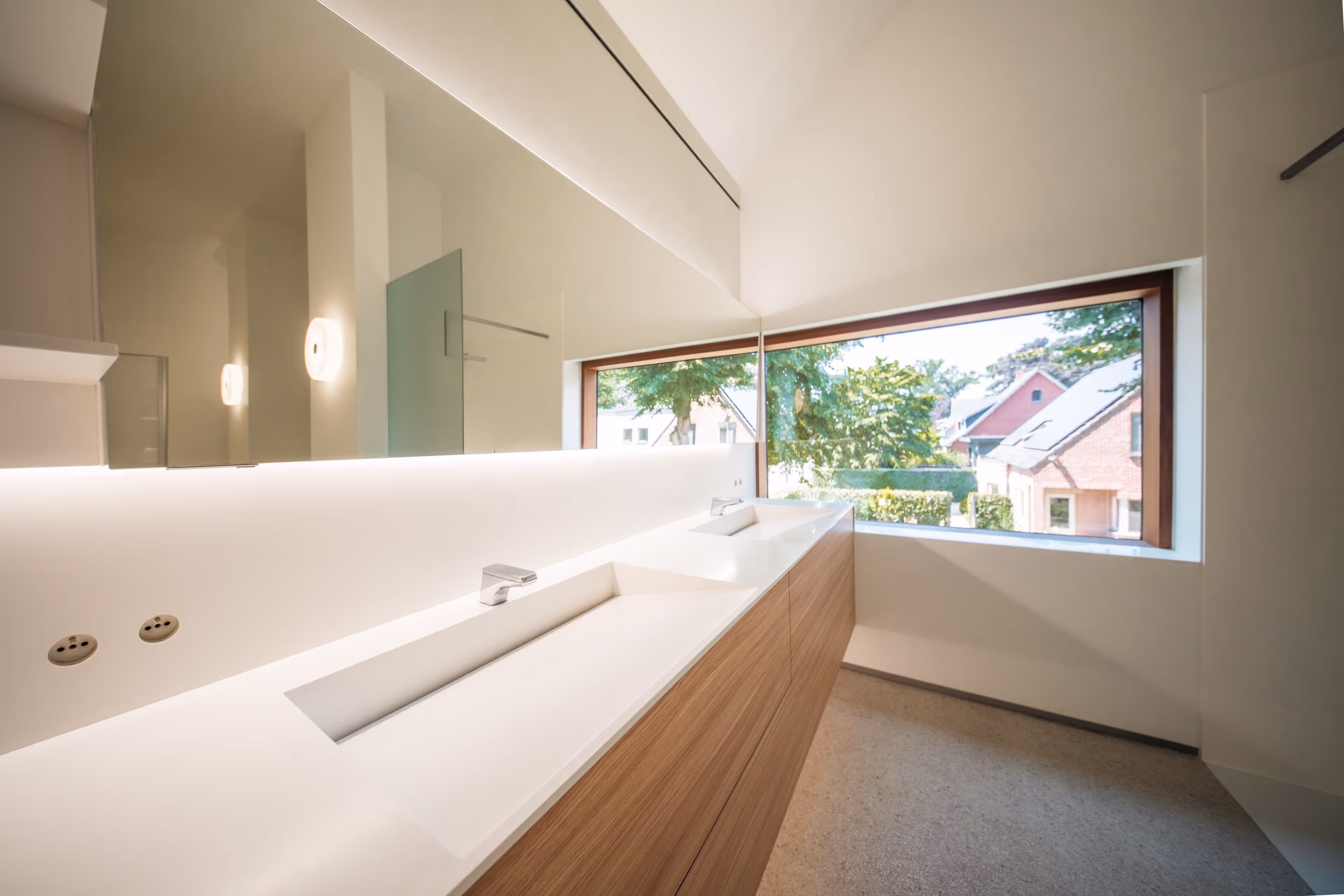 Plan large d'une salle de bains d'une salle de réveil dans le Catering Corner.