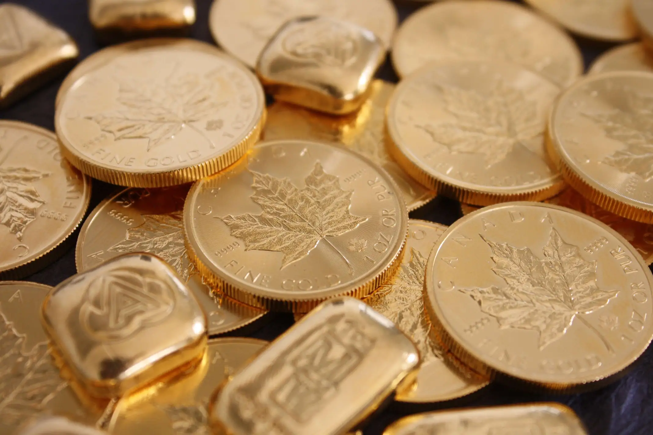 Gold Coins vs Bars: What’s the Best Way to Buy Gold in New Zealand