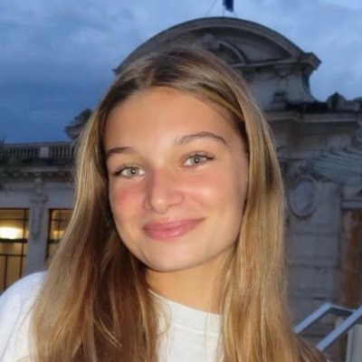 Élise, en 3e année de médecine à Paris Cité