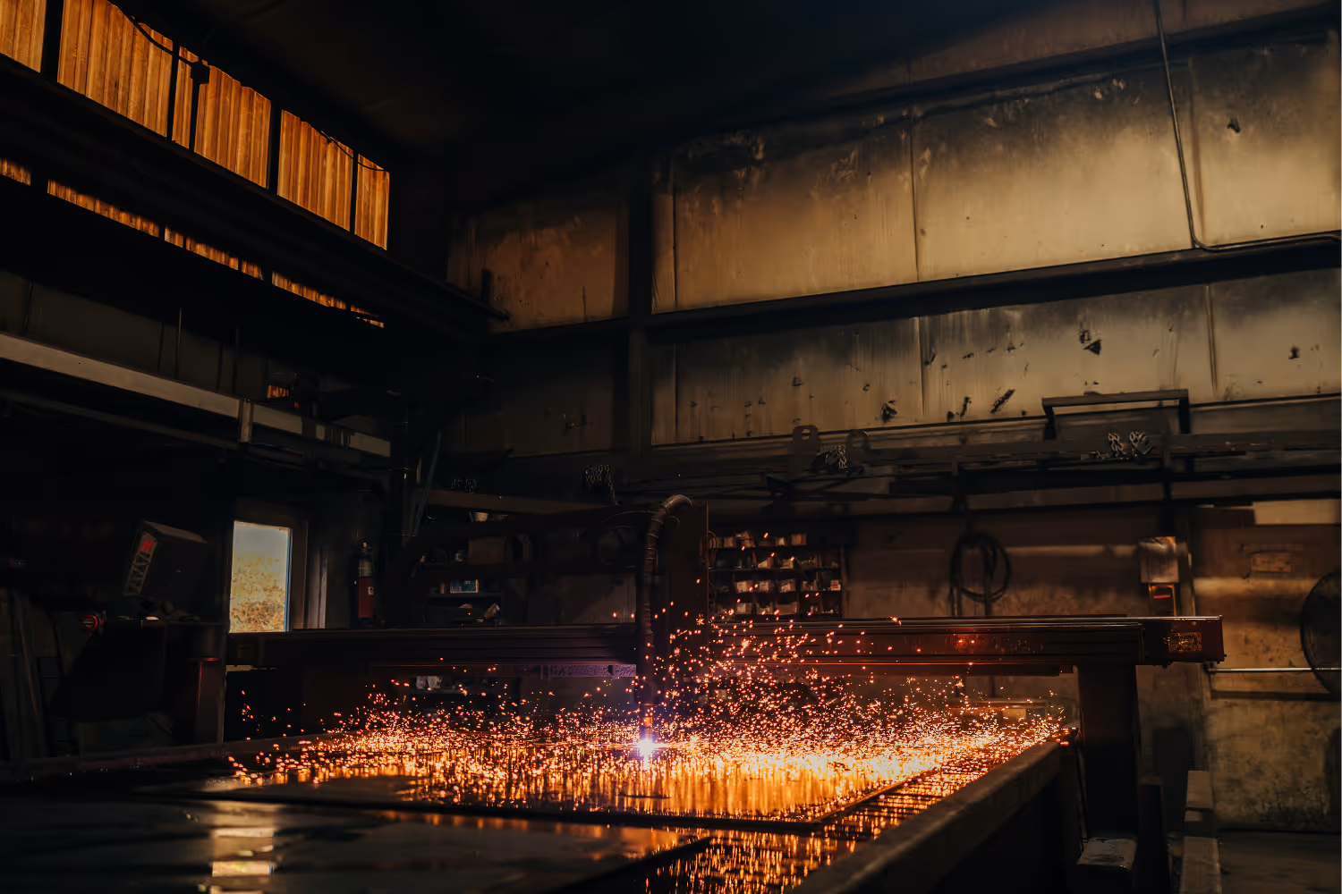 Robotic steel cutting machine with sparks