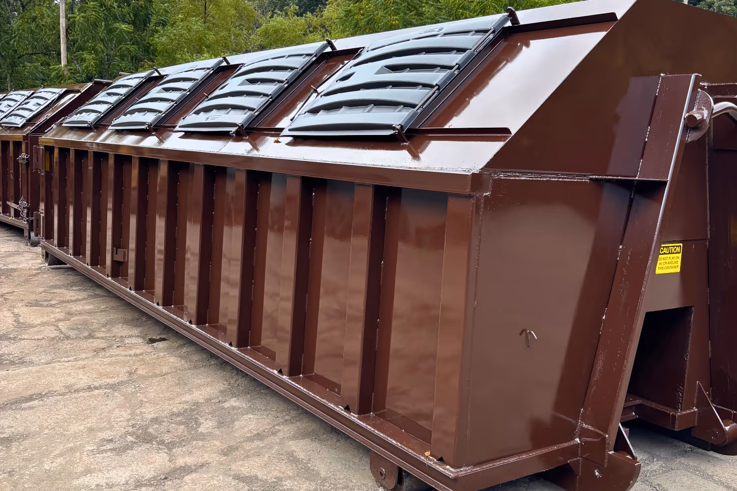 Octagon roof container with plastic lids