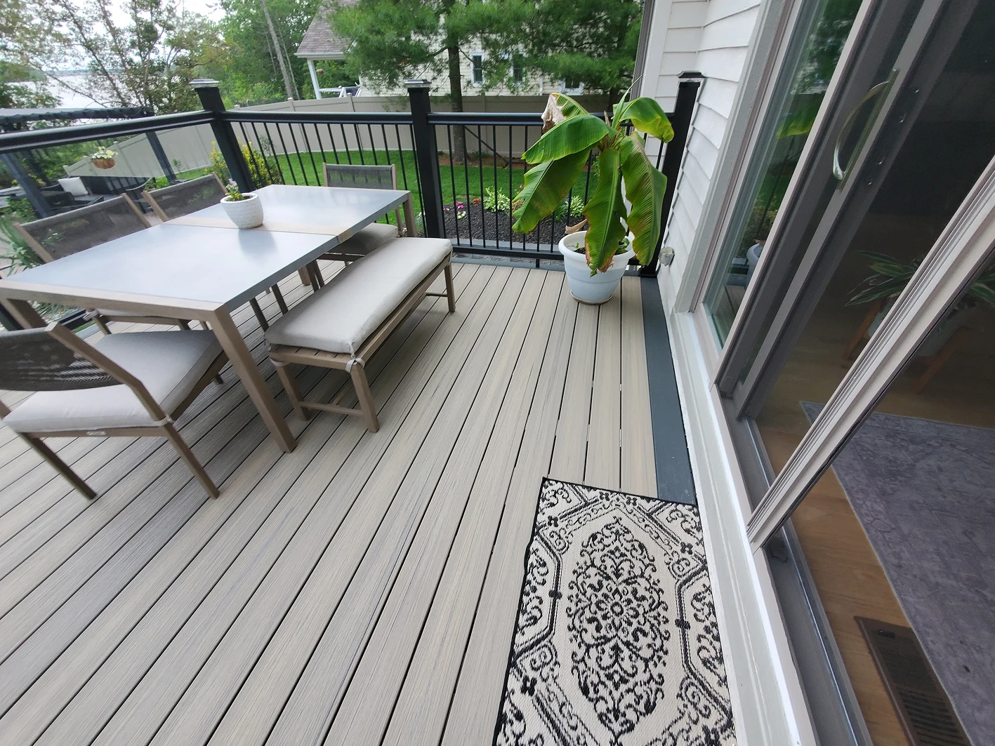 Tri-State Fence & Deck Inc. License #13VH13604500.