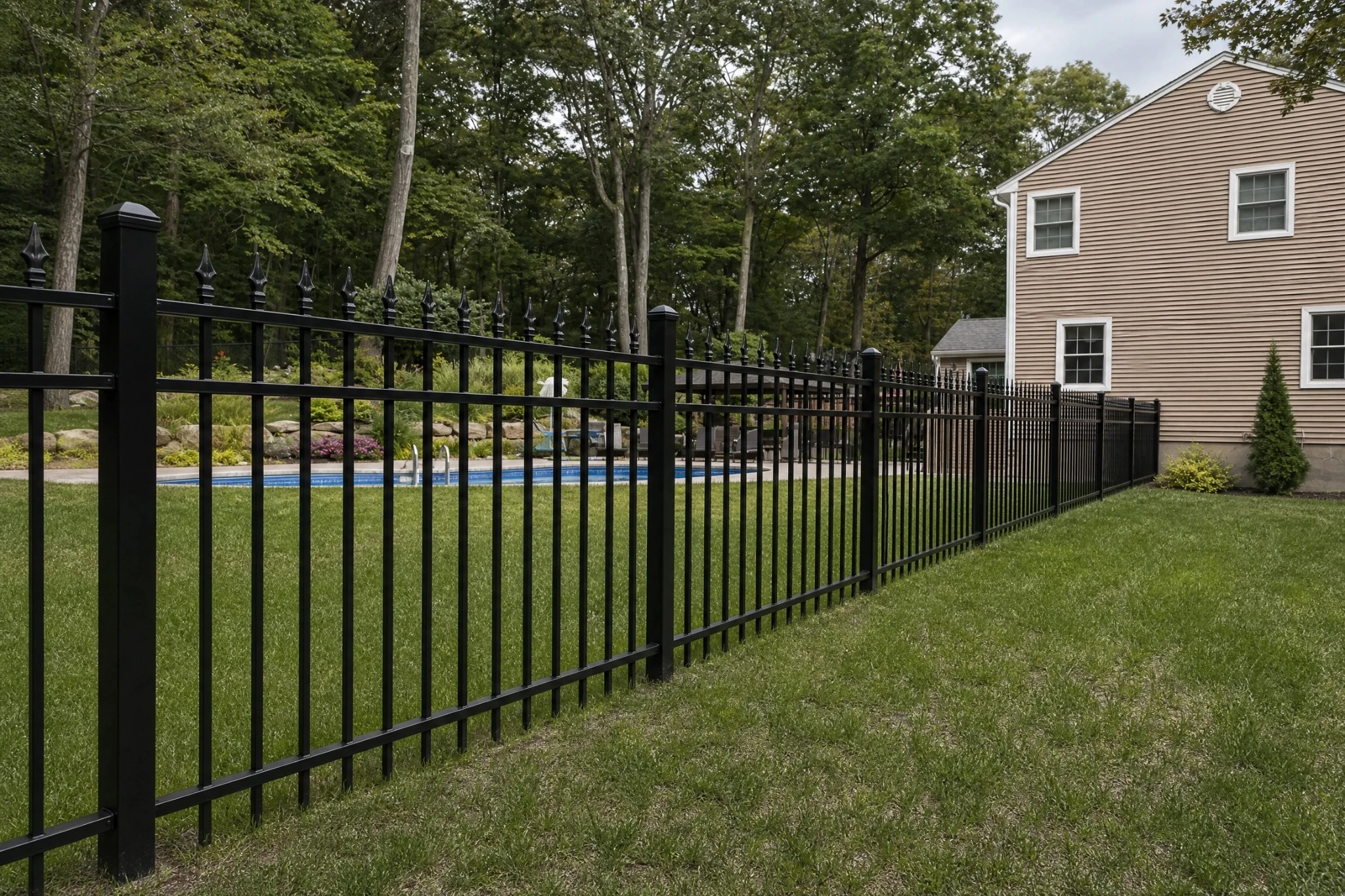 Tri-State Fence & Deck Inc. License #13VH13604500.
