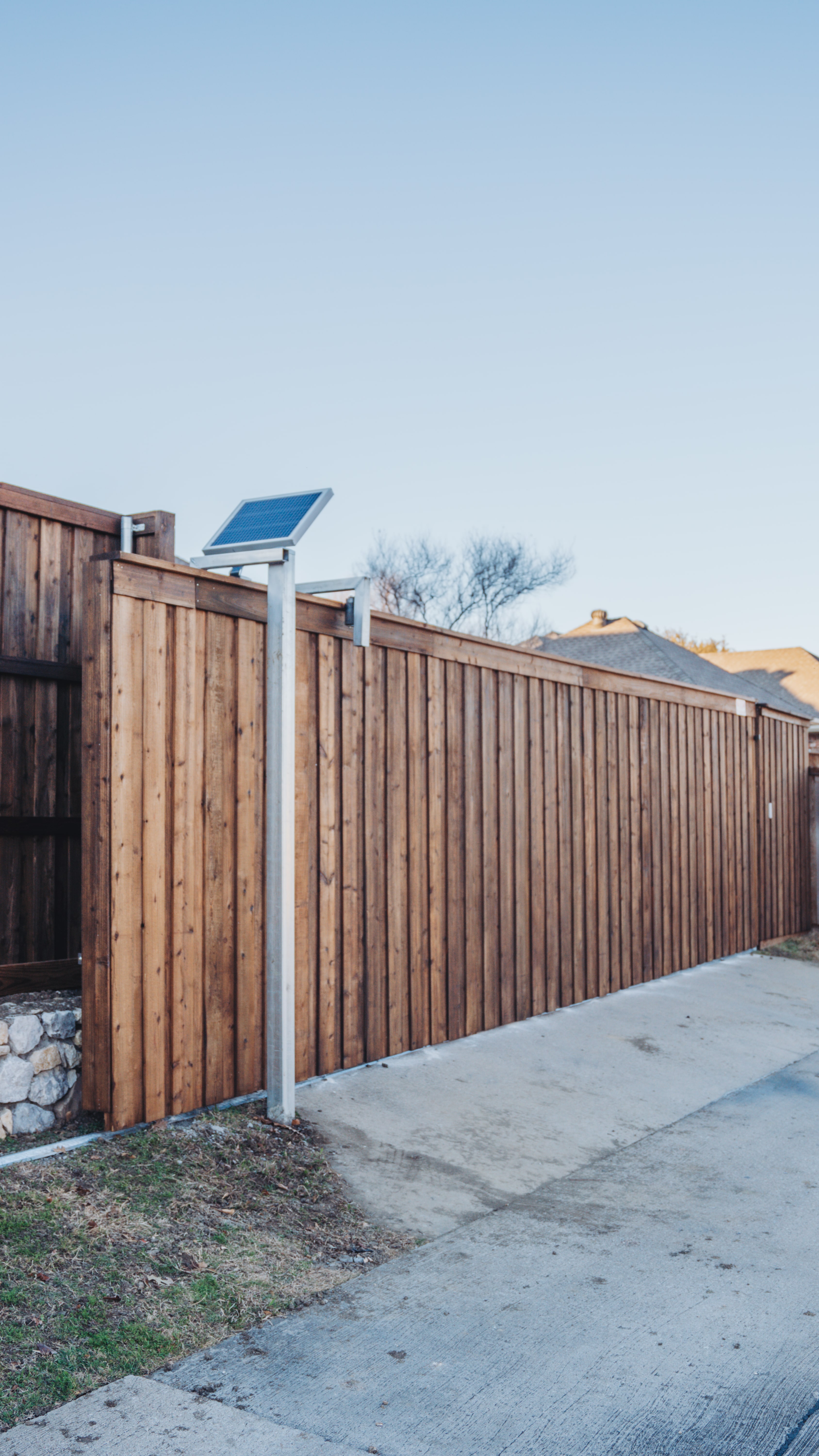 8' Board-on-board Cedar - CSL24U - Solar