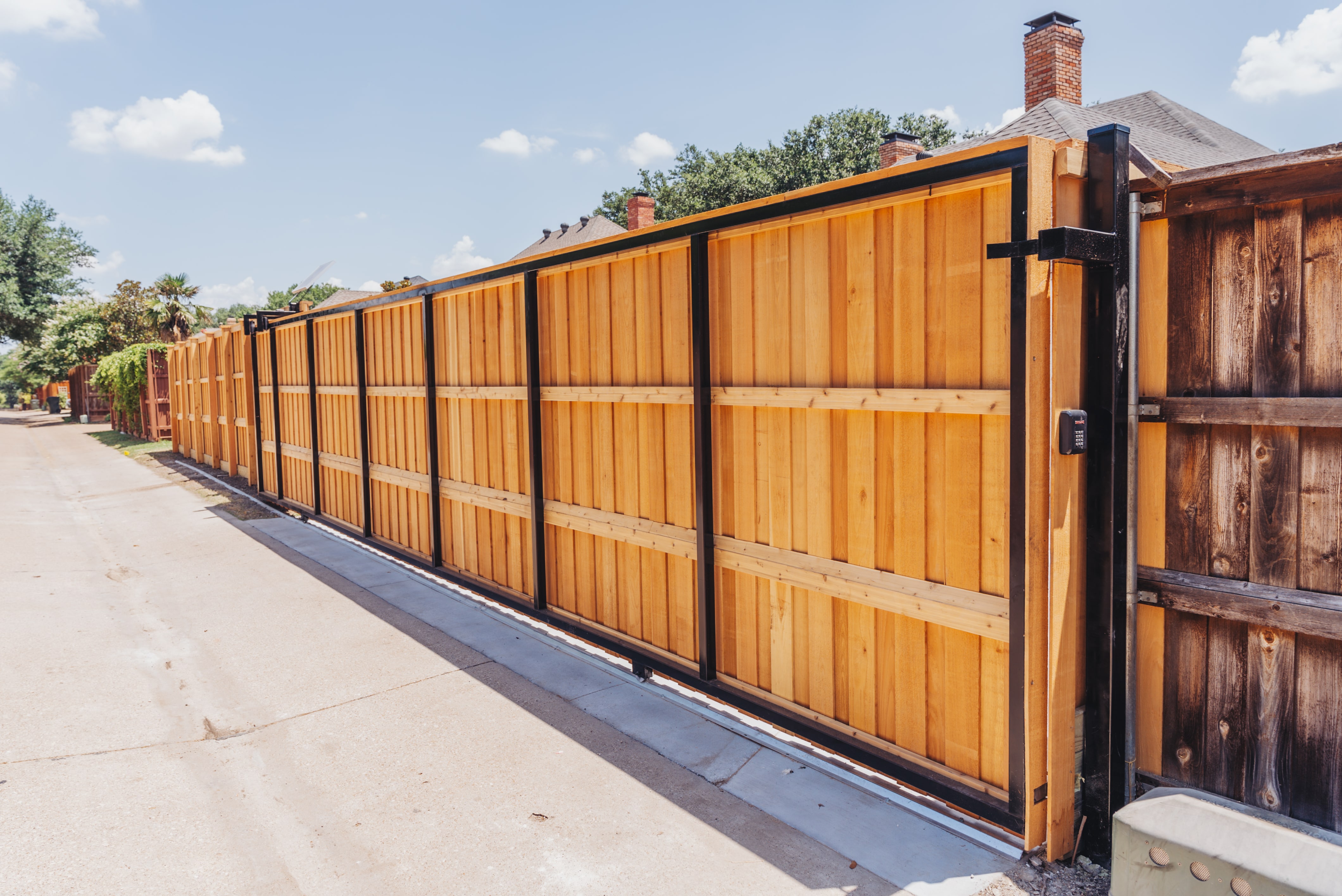 8' Board-on-board Clear Grade Cedar - CSL24U - Solar