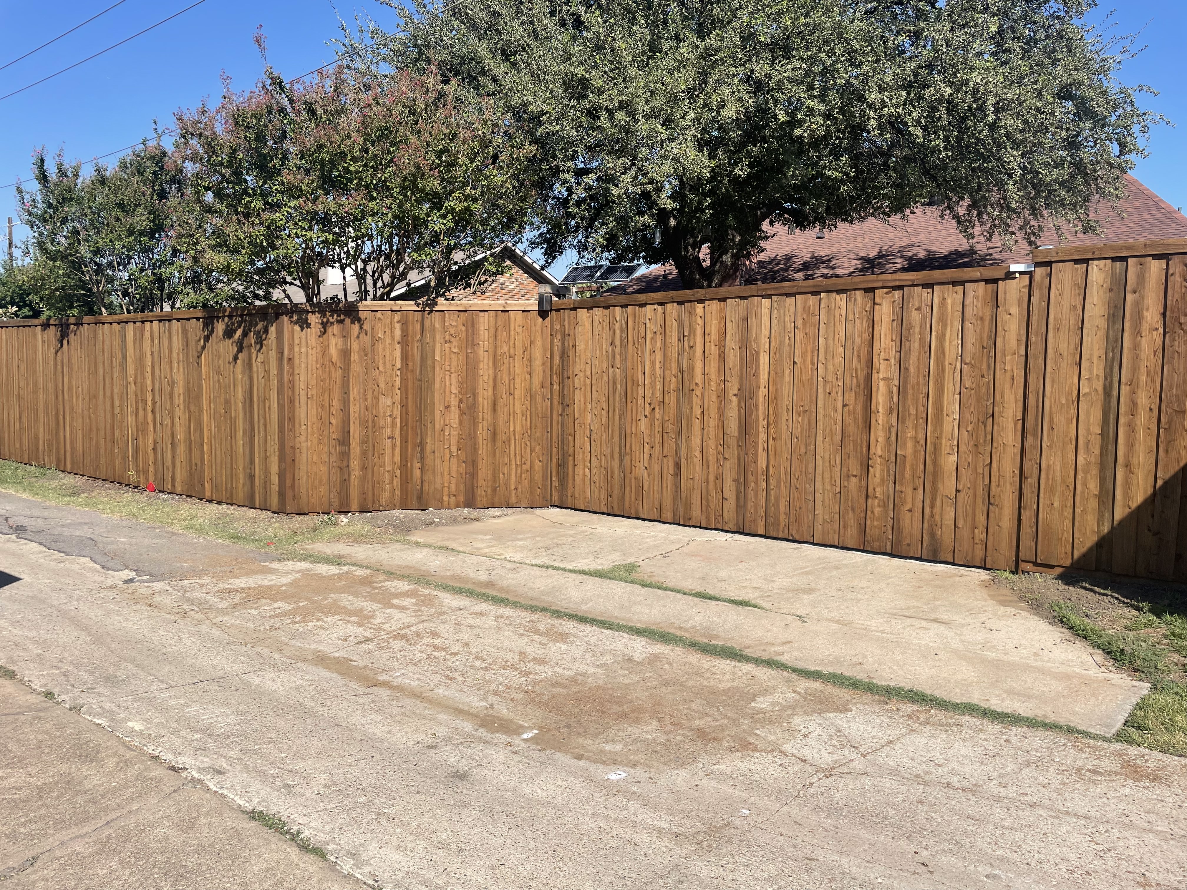 8' Board-on-board Cedar - CSL24U - Solar