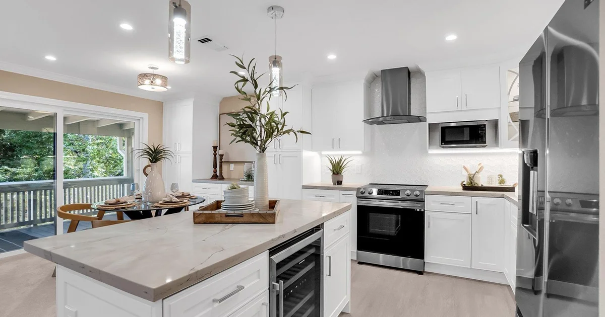 Kitchen remodeling of a modern home by Global Arch Construction