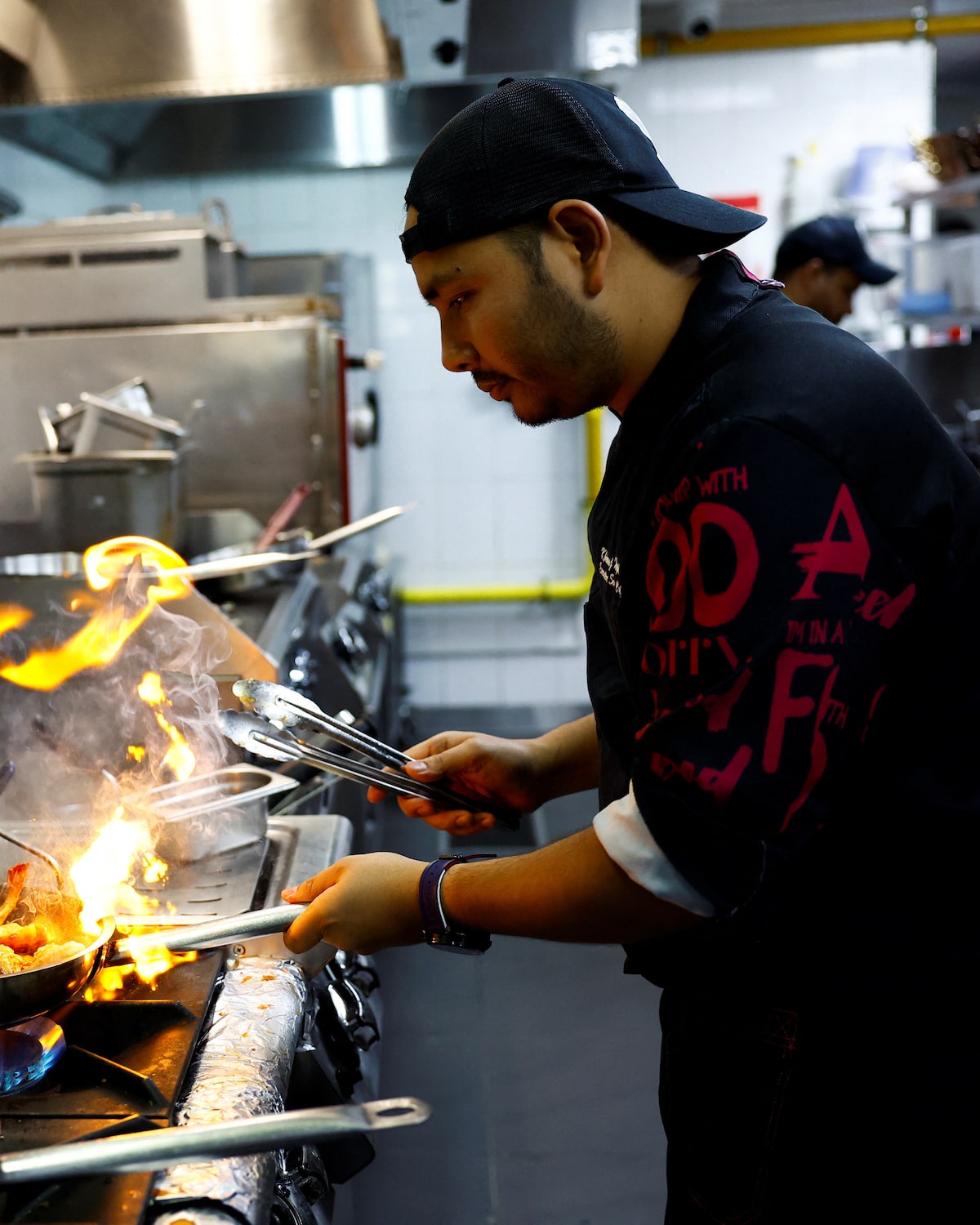 Dubai's WOOHOO Restaurant: Experience Gastronomy with AI Chef Crafting Innovative Menus