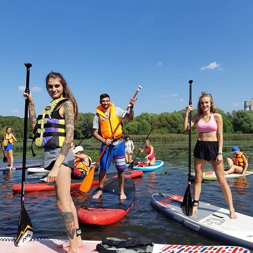 Moscow Paddleboarding Craze Unveiled: Rising Rental Fees and Retail Prices Fuel Demand
