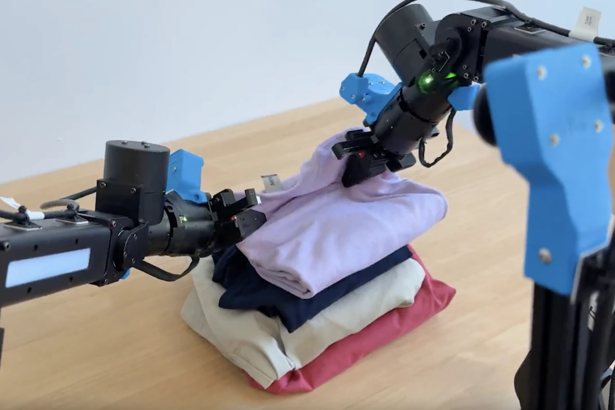 Adaptive Intelligence in Action: How Learning Robots Are Revolutionizing Everyday Tasks