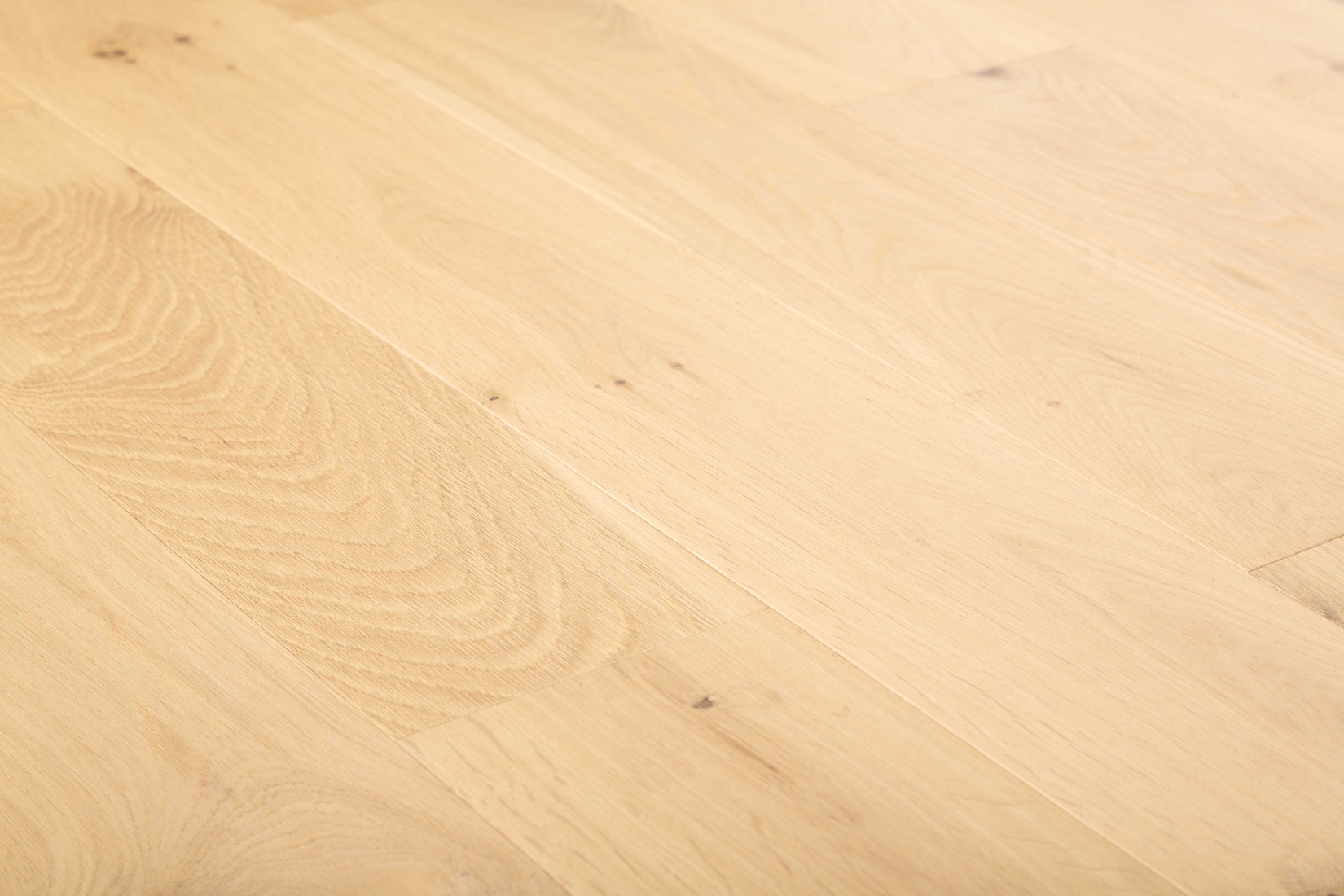 Grandeur Sunshine Clear Water flooring detail