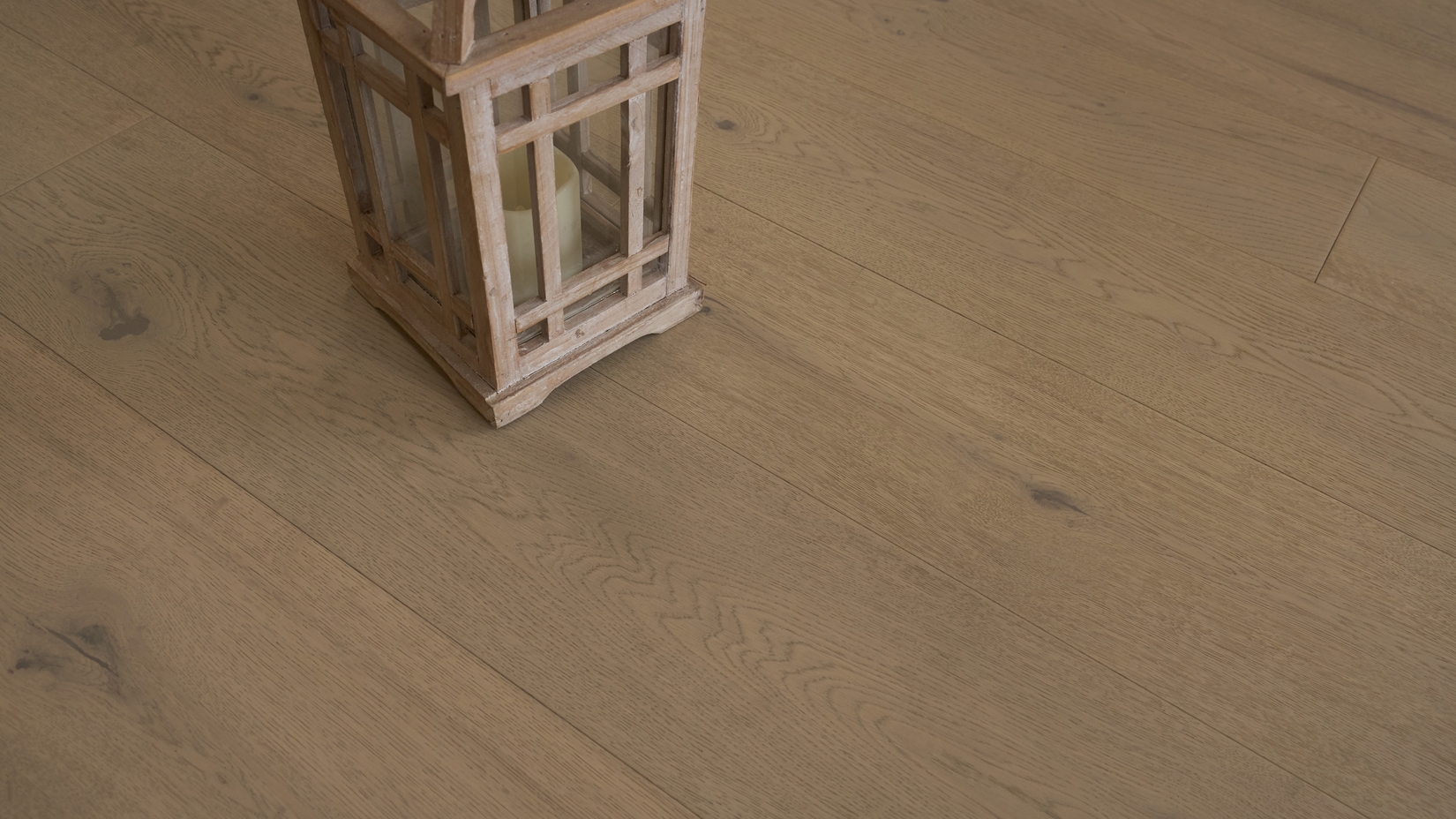 Grandeur Enterprise Tundra flooring detail