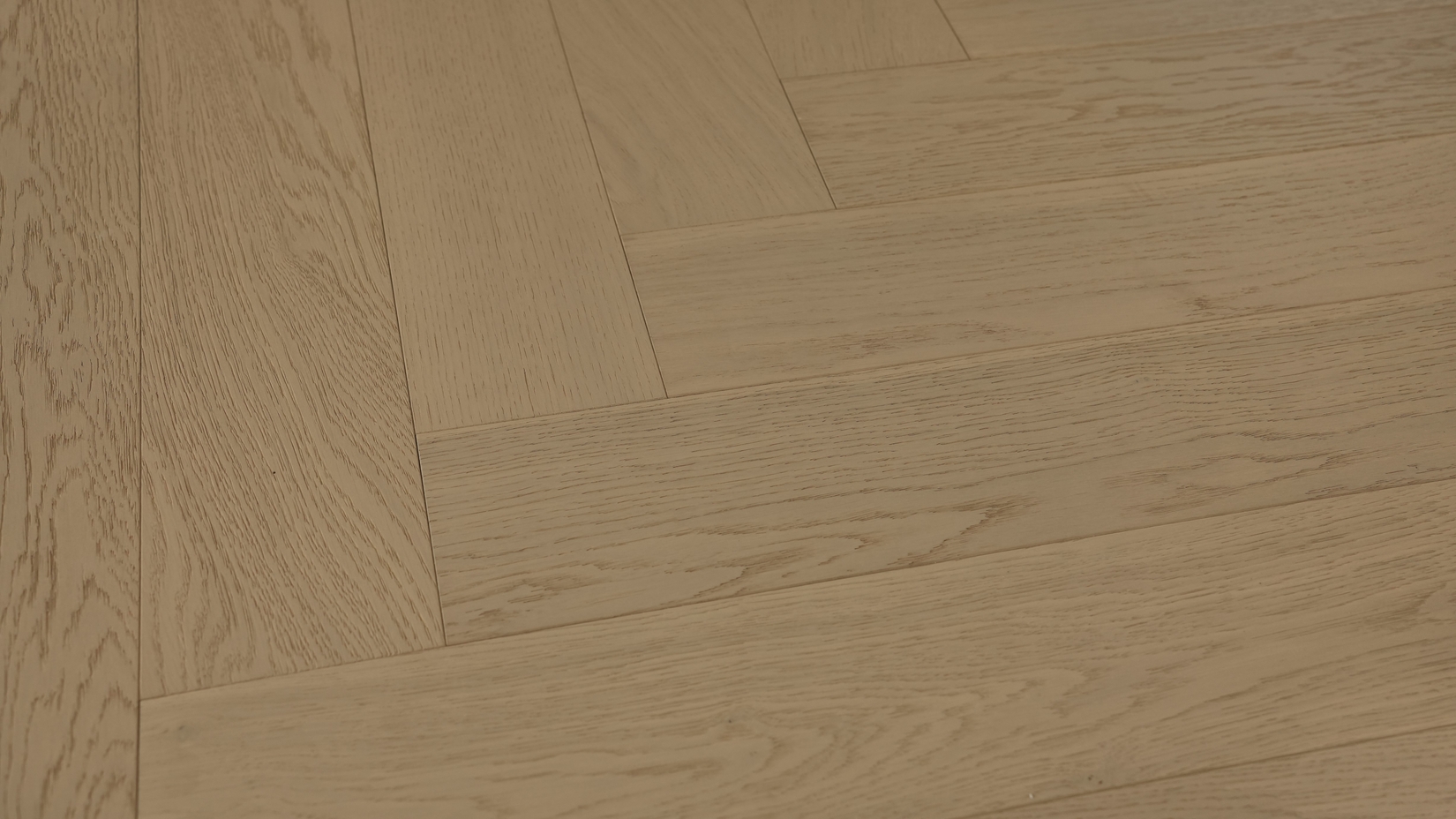 Grandeur Herringbone Tundra HB flooring detail
