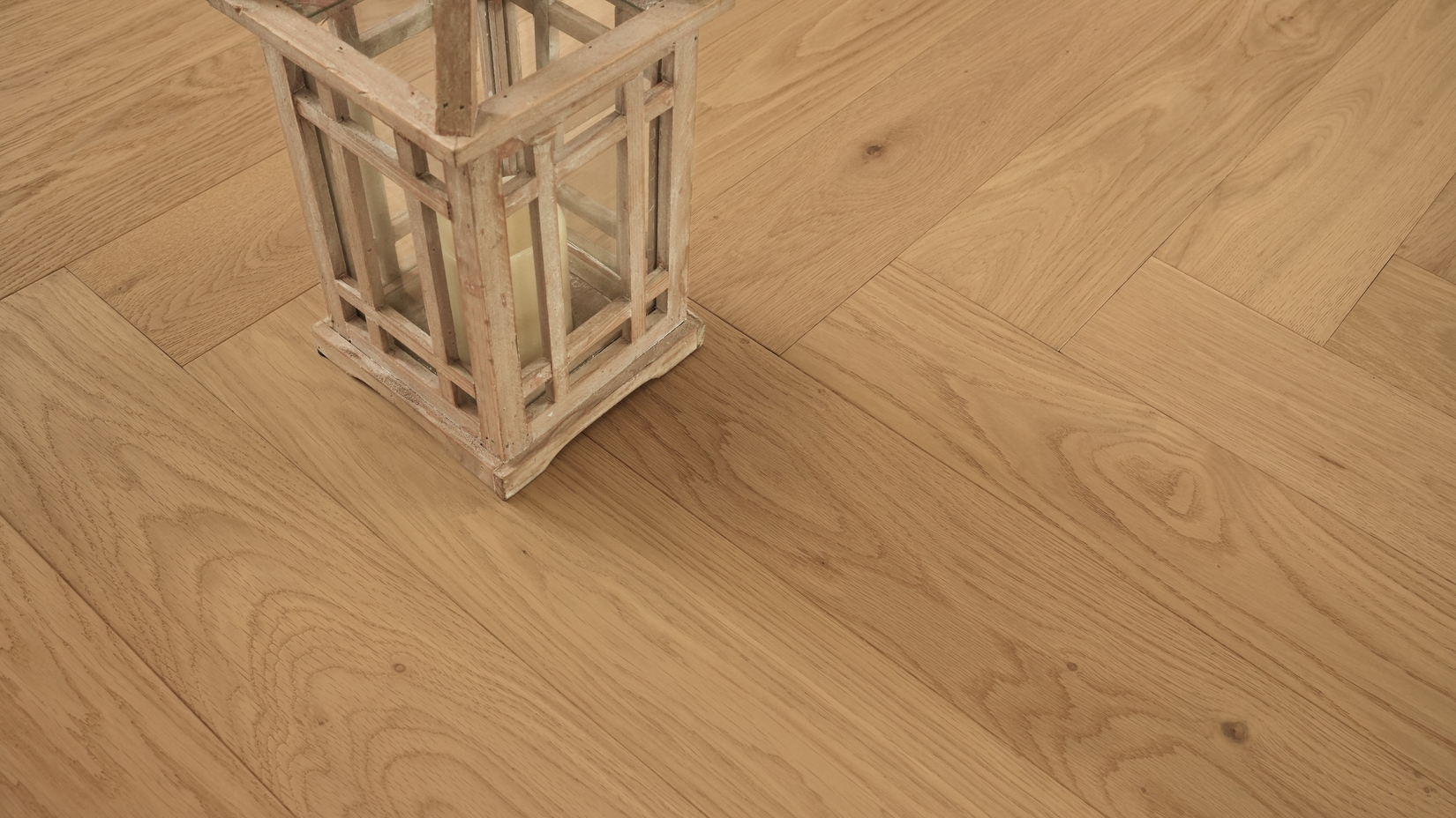Grandeur Herringbone Nordic Sand HB flooring detail