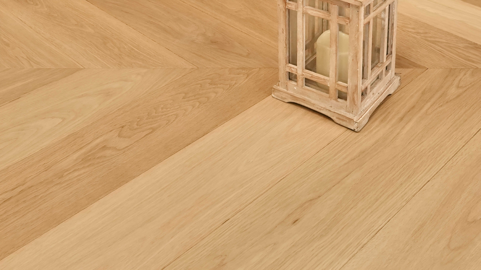 Grandeur Herringbone Napa Valley Chevron flooring detail